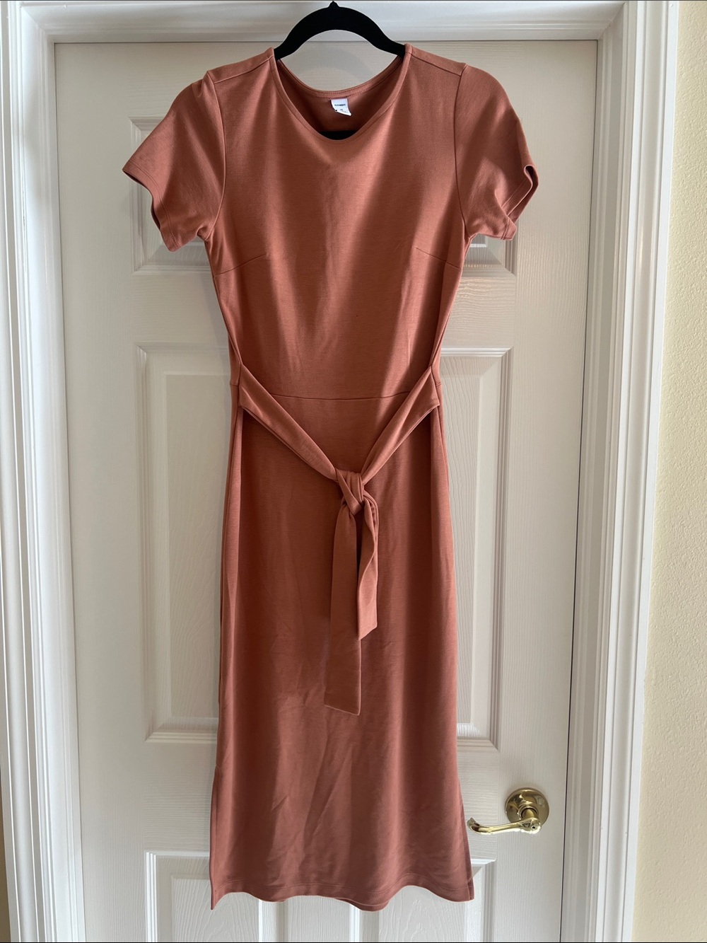 Women’s Short Sleeve Tie-Waist Midi Dress in Rust